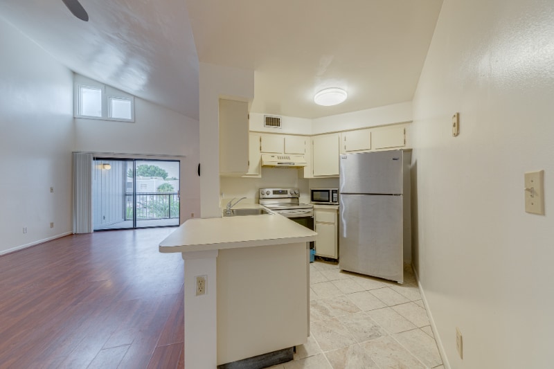 Building Photo - 4004 Atrium Dr