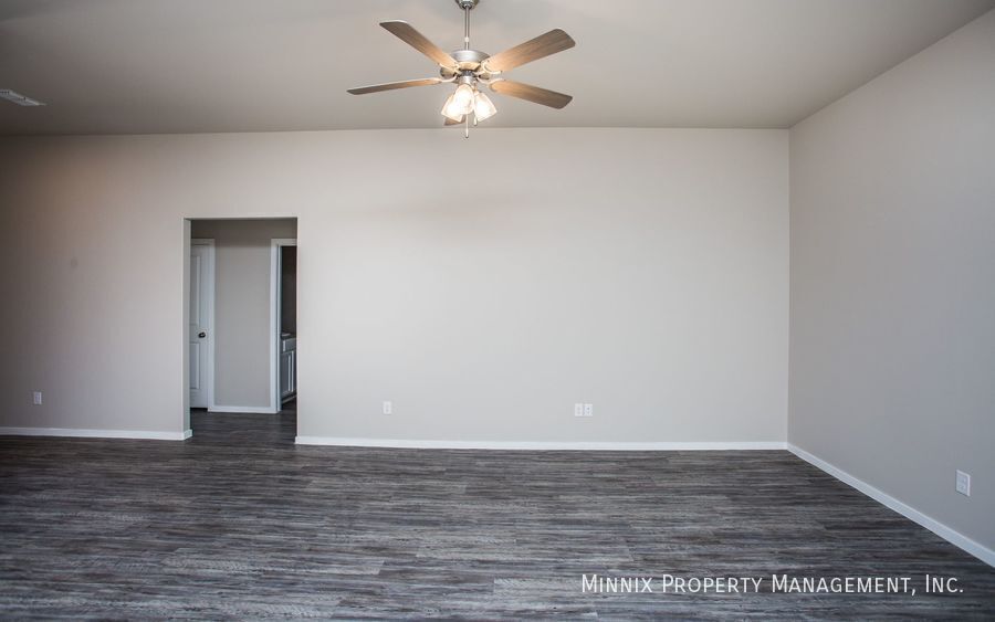 Building Photo - 921 Tulane St