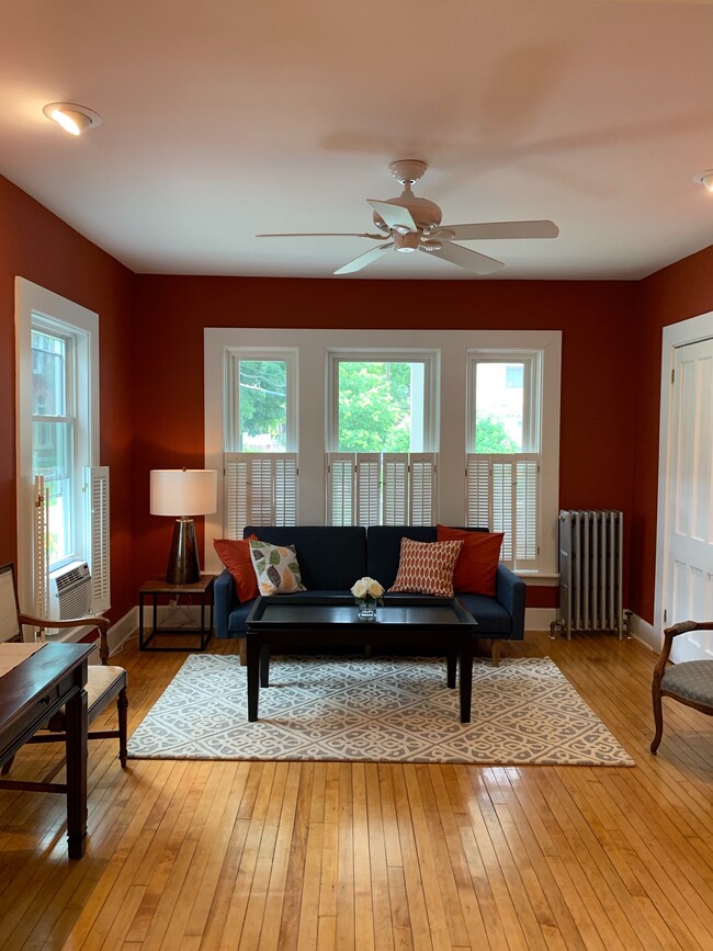 Building Photo - 299 Nelson Ave