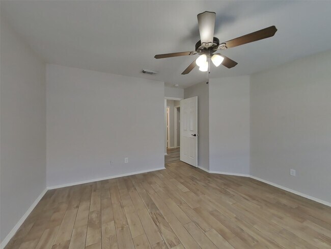 Building Photo - 22823 Sugar Bear Dr