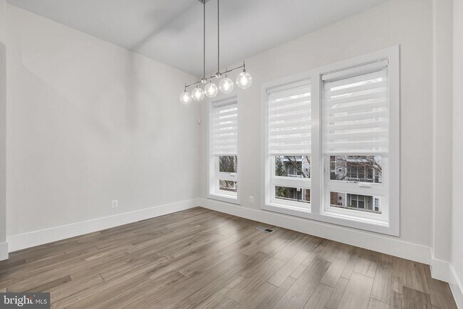 Building Photo - 147 Prairie Ln