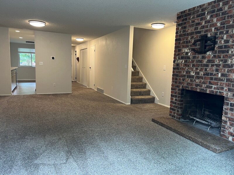 Building Photo - 21521 4th Ave W
