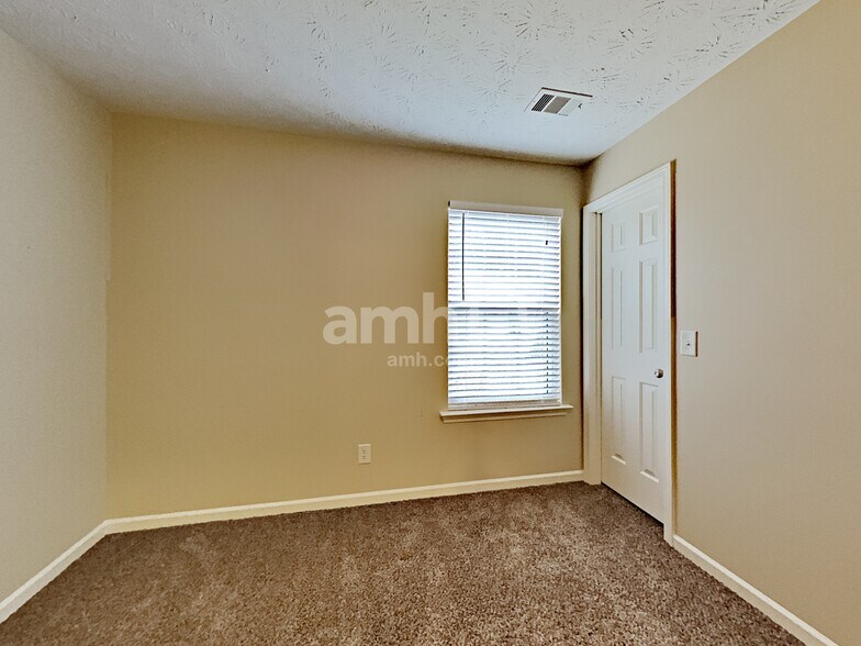 Building Photo - 6252 Whitetail Ct NW