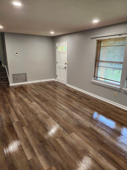 Building Photo - 6067 Browntown Rd