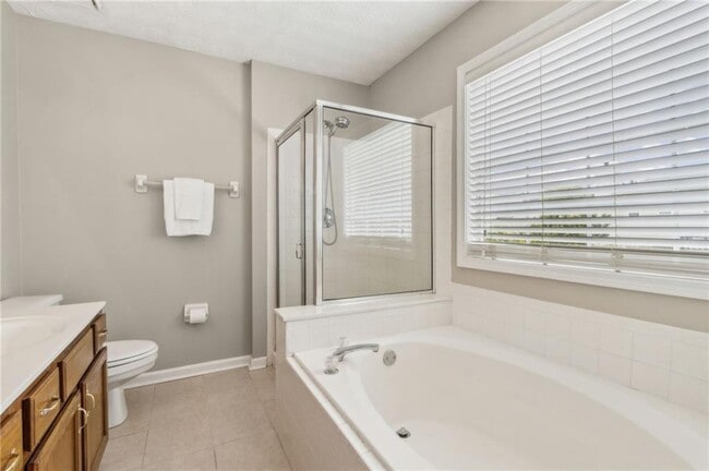Building Photo - 3325 Berwick Field Dr