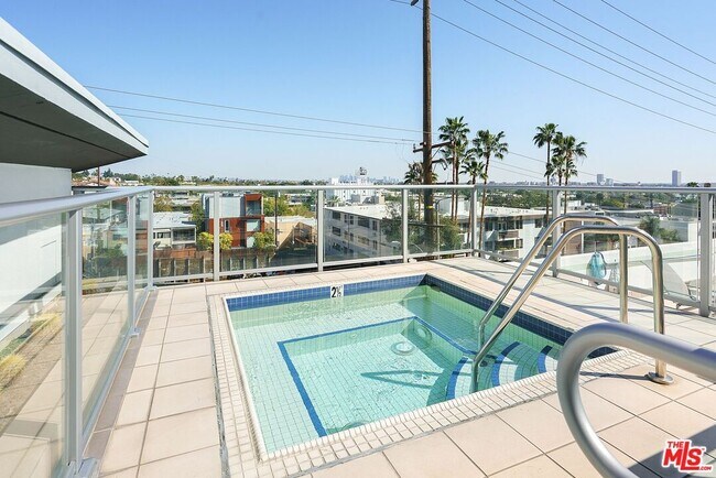 Building Photo - 1155 N La Cienega Blvd