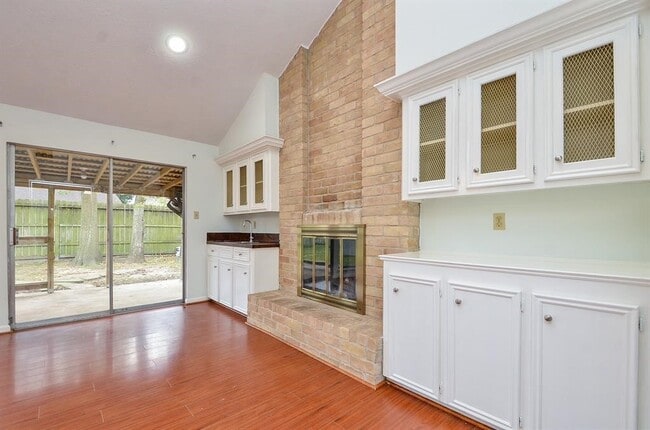 Building Photo - 15815 Boulder Oaks Dr