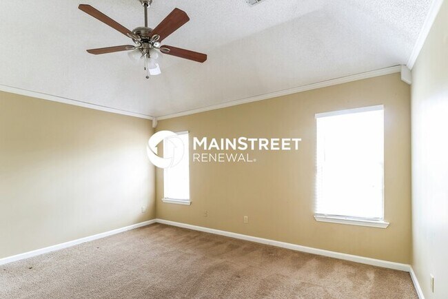 Building Photo - 3 Bedroom Pet-Friendly Home in Collierville, TN with Main Street Renewal