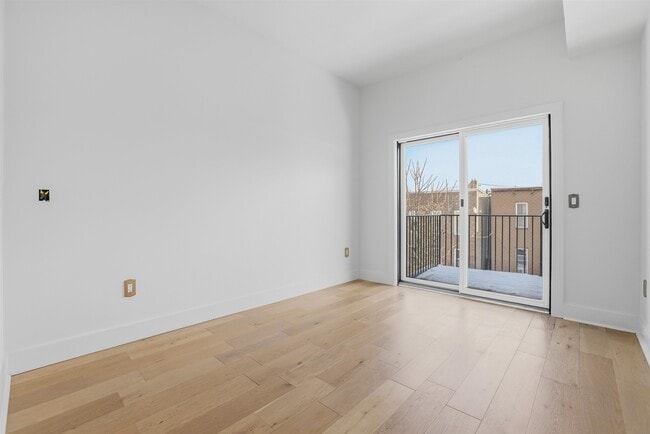 Building Photo - 194 Cambridge Ave