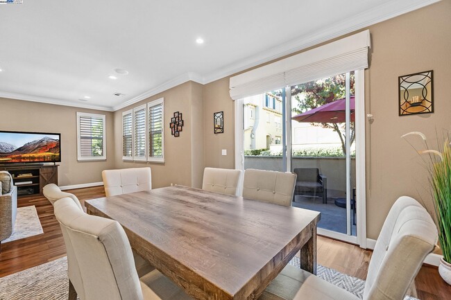 Building Photo - 588 Dovecote Ln