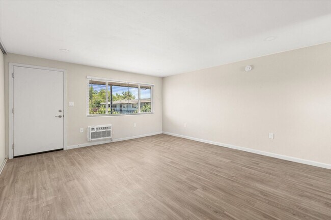 Interior Photo - Tyler Arms Apartments - Riverside, CA