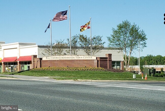 Building Photo - 6912 Myersview Dr