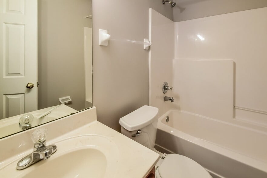 Building Photo - 7248 Bridgefield Dr