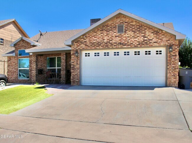 Building Photo - 704 Colchester Dr