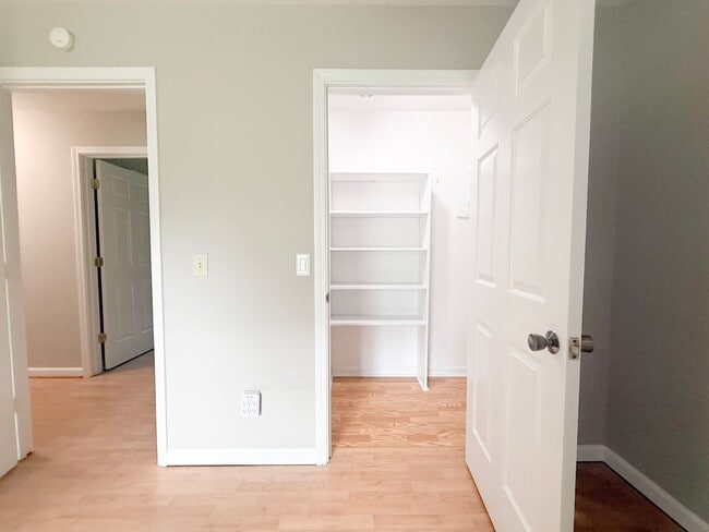 Building Photo - Spacious 3-Bedroom Home with Screened Porch, 2-Car Garage + Workshop