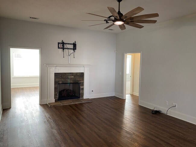 Building Photo - 3632 Kearsley St