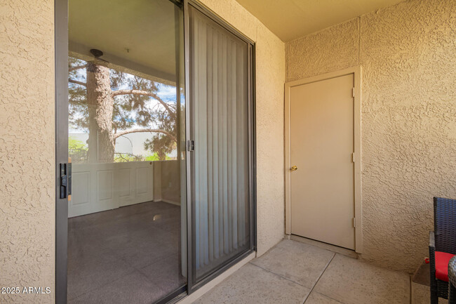 Building Photo - 4925 E Desert Cove Ave