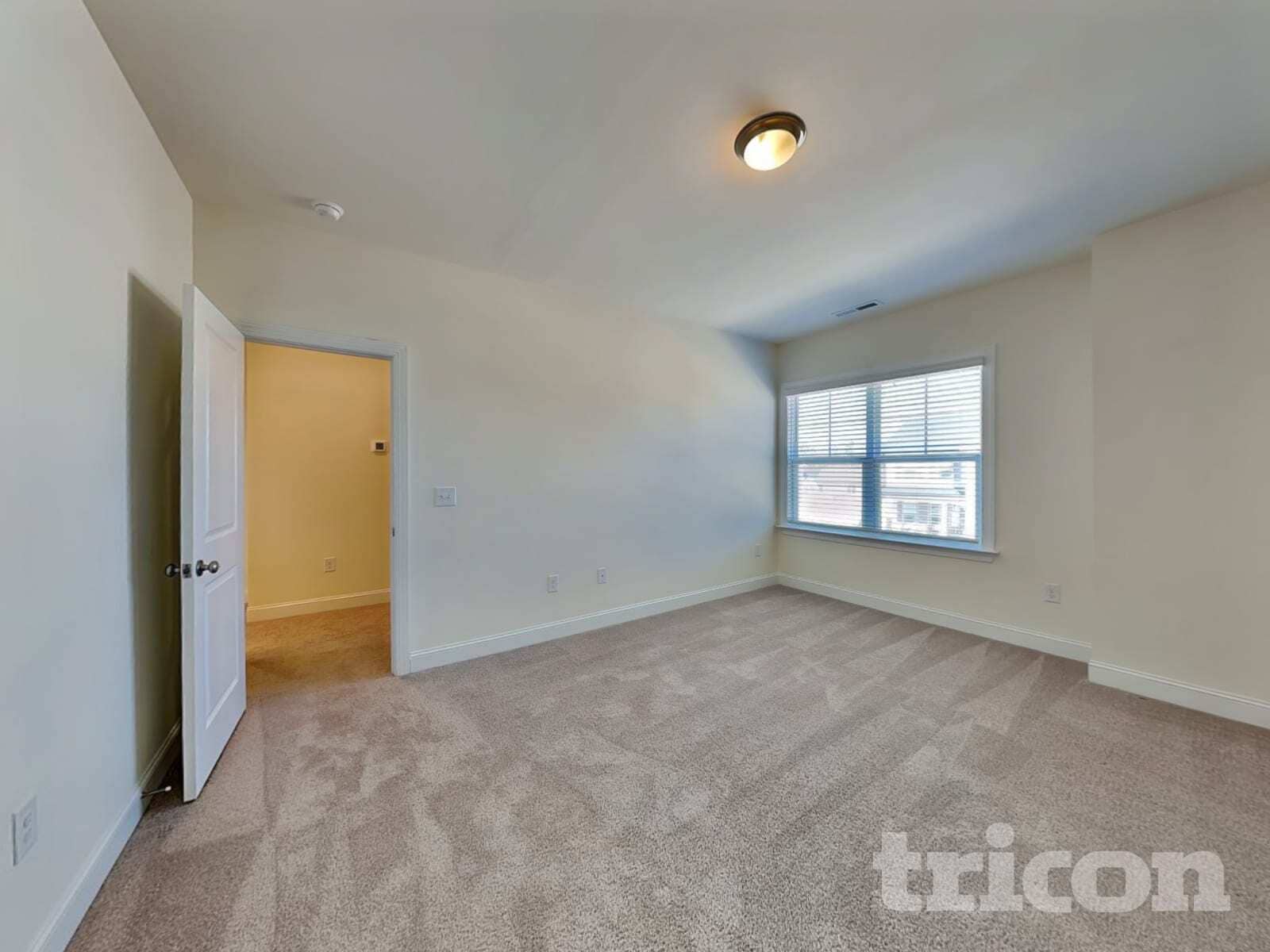 Building Photo - 402 Porterfield Dr