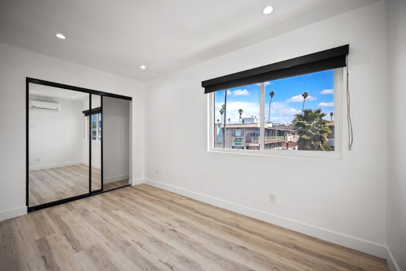 Building Photo - 111 Normandie Ave