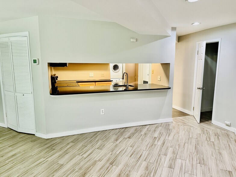 Building Photo - 2006 15th St NW