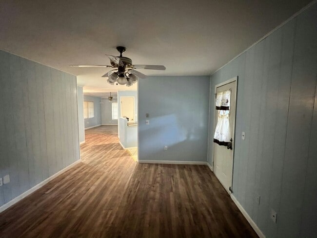 Building Photo - 7973 Elliott Rd