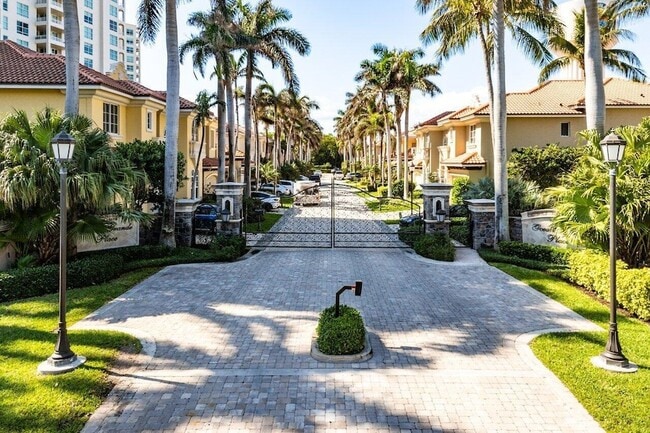 Building Photo - 3632 S Ocean Blvd