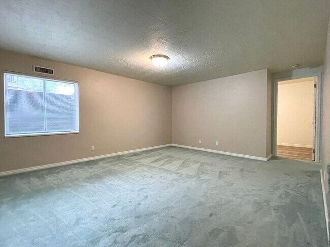 Building Photo - Spacious Townhome at Cottonwood Canyons!