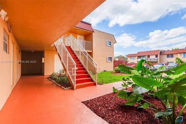 Building Photo - 9974 SW 88th St