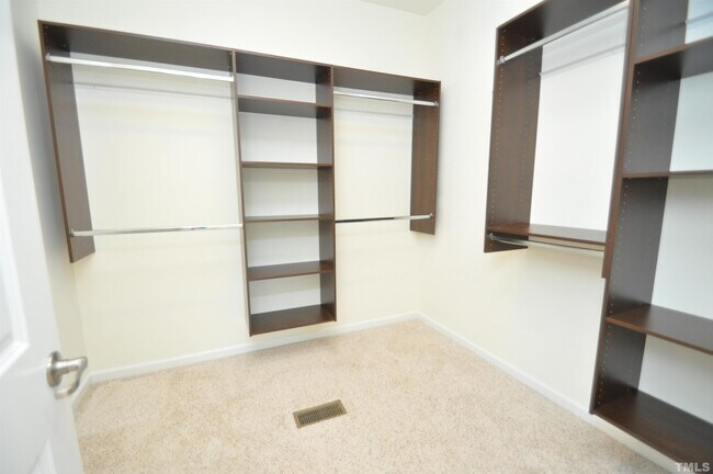 Building Photo - 5405 Cambridgeshire Loop