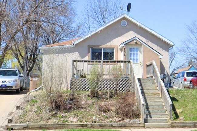 Primary Photo - 203 N Lewis Ave