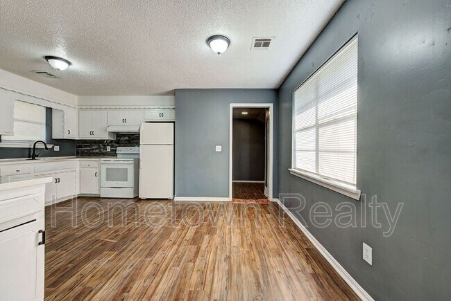 Building Photo - 8616 N Harvey Ave
