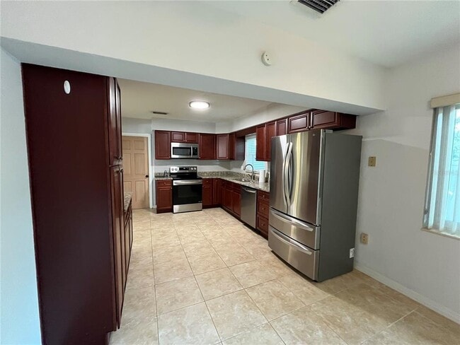 Building Photo - 422 Crosswinds Dr