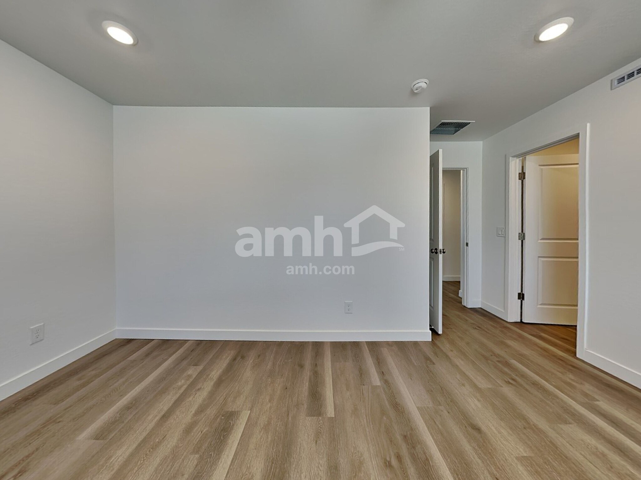 Building Photo - 20177 W Thomas Rd