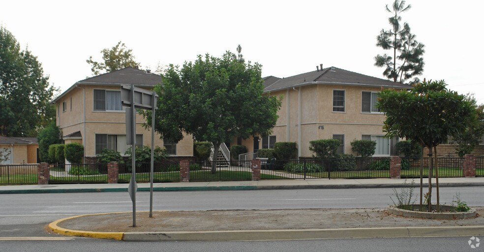 Primary Photo - 476 Woodbury Rd