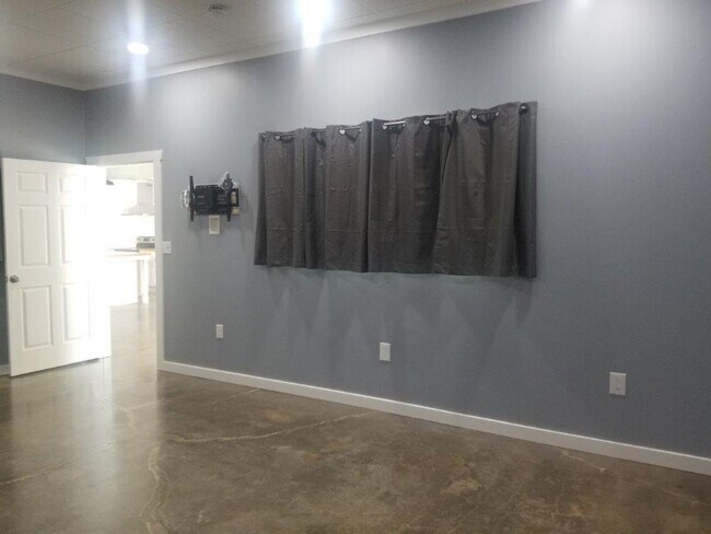 Building Photo - 6047 Wayne Memorial Dr