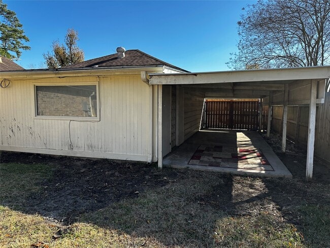 Building Photo - 330 Maybrook Dr