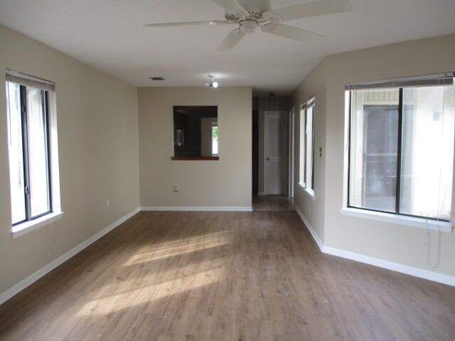 Building Photo - 700 Bay Dr