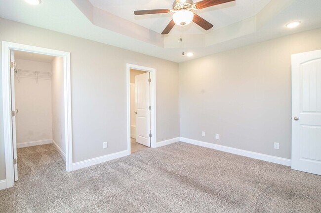 Building Photo - 209 Azalea Dr