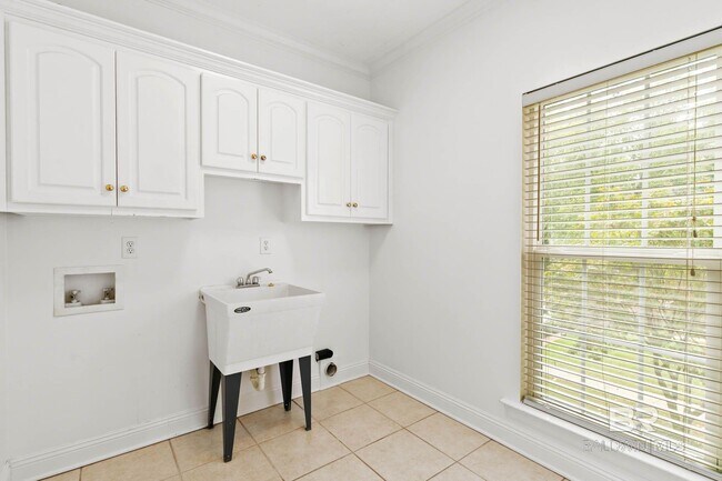 Building Photo - 201 Potters Mills Rd