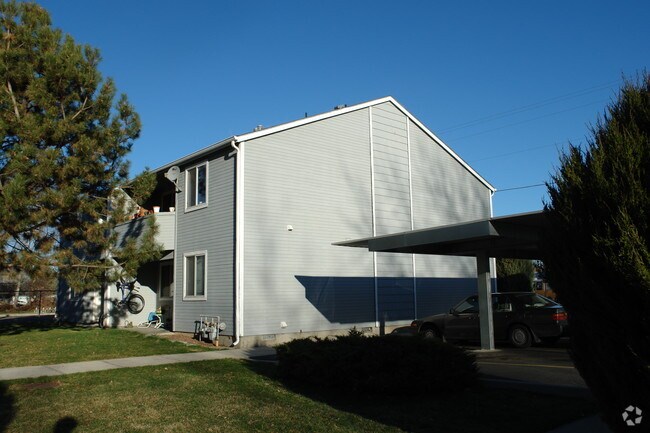 Building Photo - 2811-2899 W Malad St