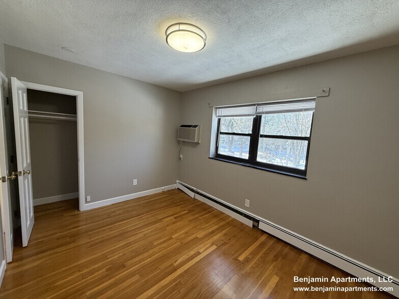 Building Photo - 274 Grove St