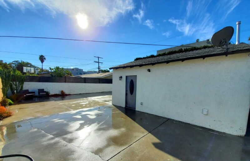 Building Photo - 4903 Coolidge Ave