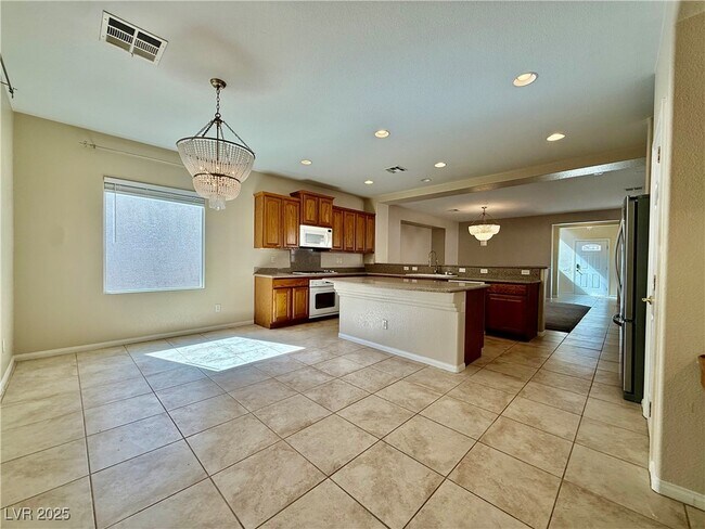 Building Photo - 10499 Howling Coyote Ave
