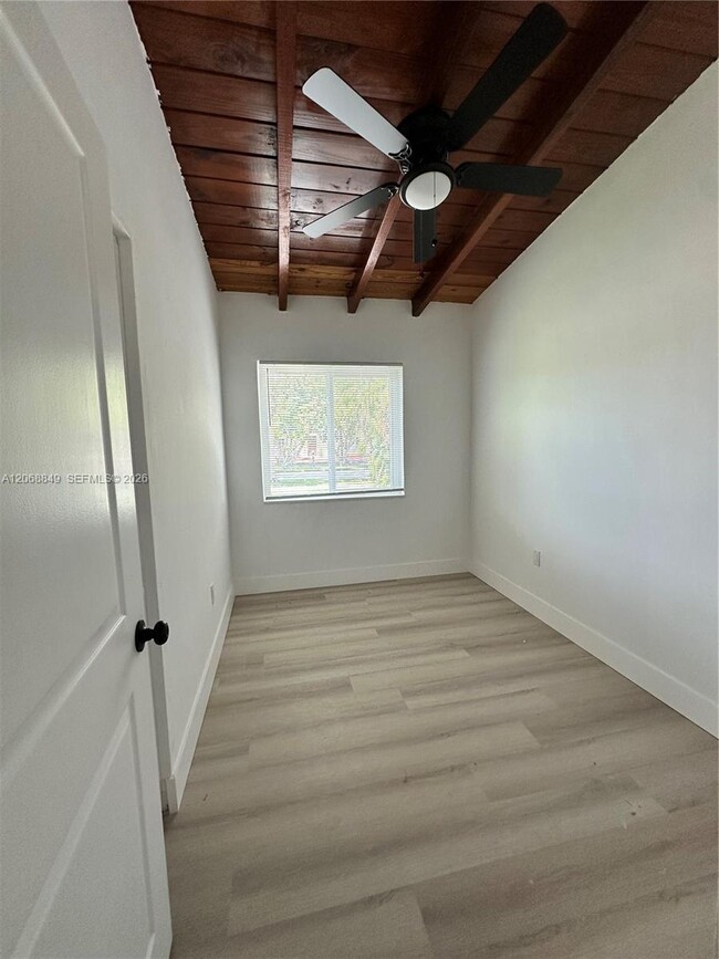 Building Photo - 3101 SW 102nd Pl