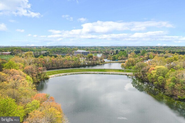 Building Photo - 631 Gatestone St