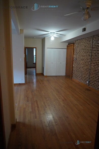 Building Photo - 1259 W Devon Ave