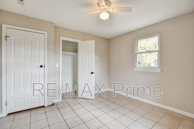 Building Photo - 511 Stafford St