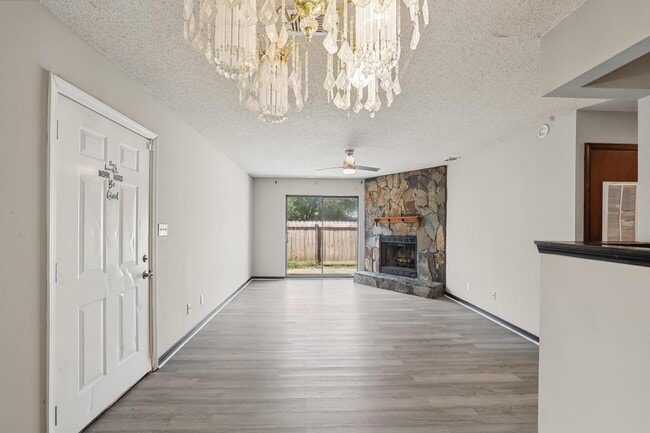 Building Photo - 455 Stara Cir