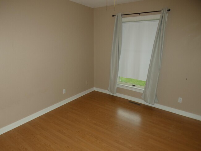 Building Photo - 10451 Edgehill Ln