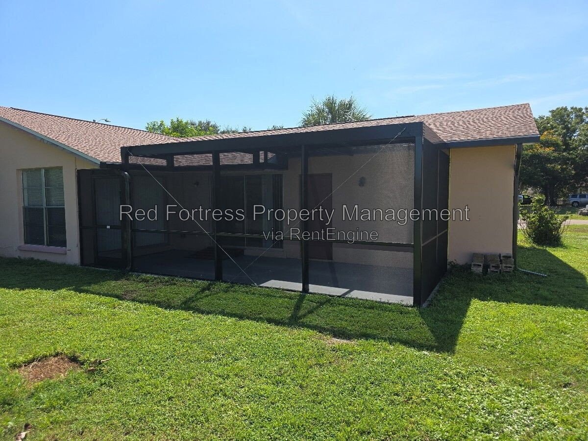 Building Photo - 1049 Ridgeway Dr